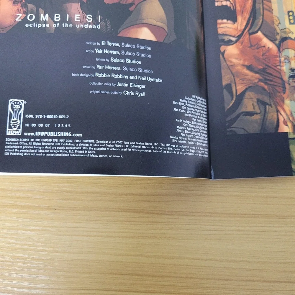 Zombies! Eclipse of the Undead El Torres Yair Herrera 2007 Paperback Book Comic